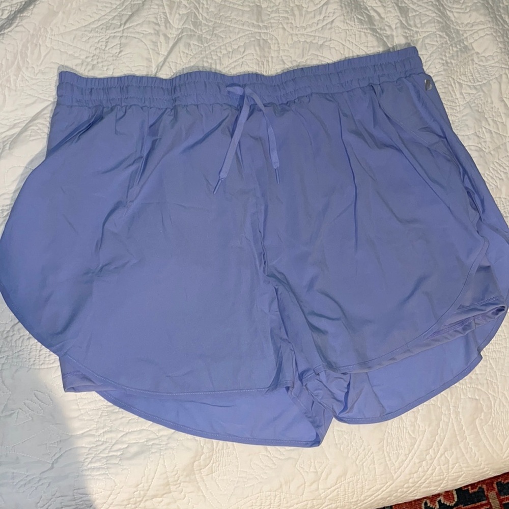 Buff bunny lifesaver short